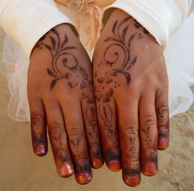 henna_hands