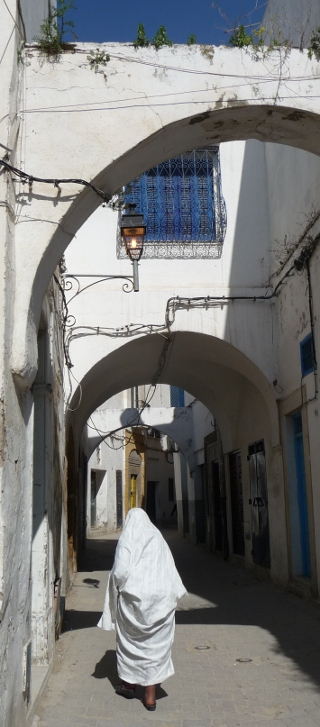 tunis_lady